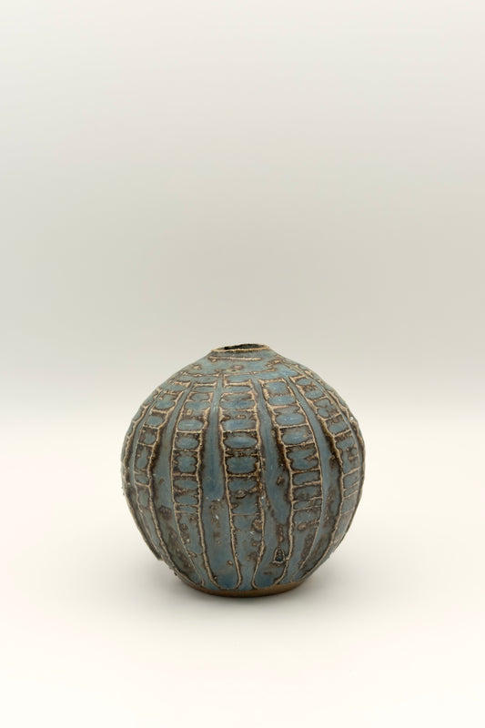 Yachimun Bud Vase – Carved Sphere in Dusty Blue by Masahito Date (005-JN)