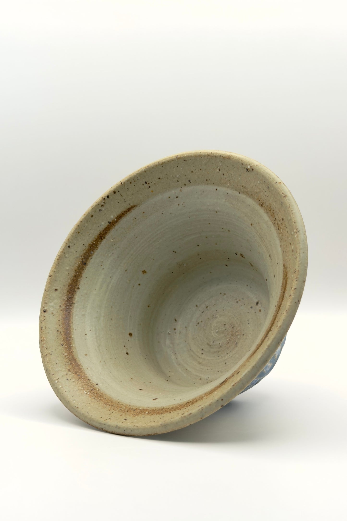Yachimun Flared Bowl – Vertical Carved (Shinogi) in Blue & Sand by Masahito Date (010-JN)