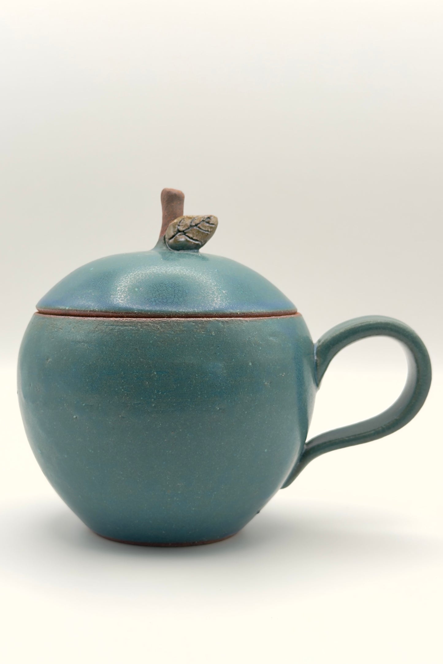 Yachimun Apple-Shaped Lidded Cup – Matte Teal Glaze by Masahito Date (011-JN)