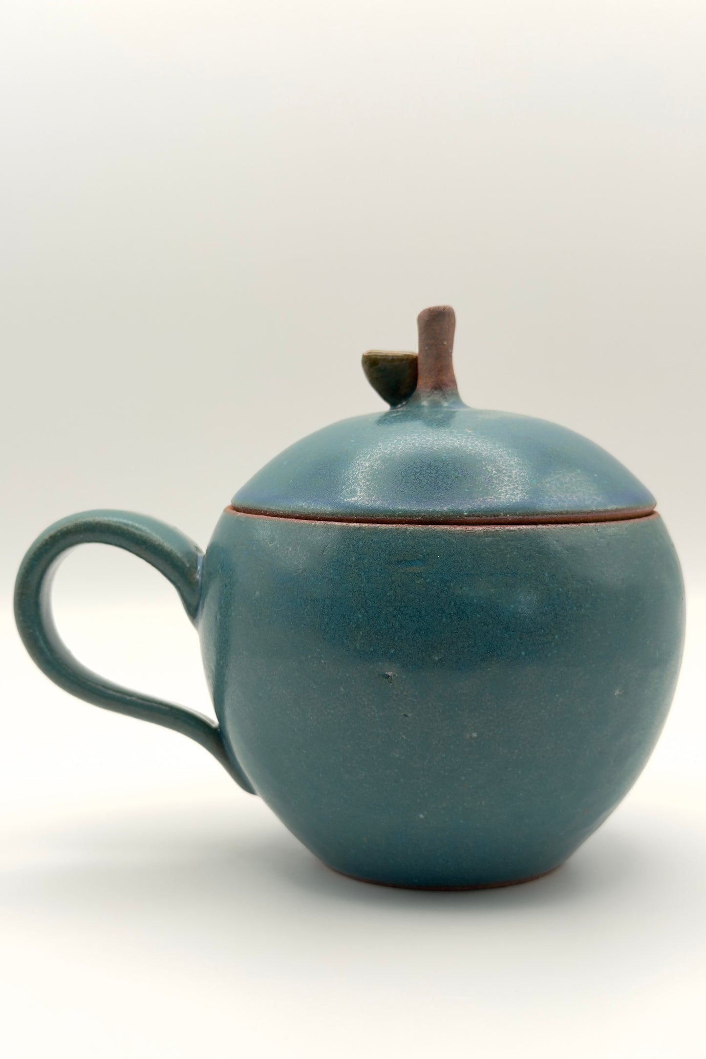 Yachimun Apple-Shaped Lidded Cup – Matte Teal Glaze by Masahito Date (011-JN)