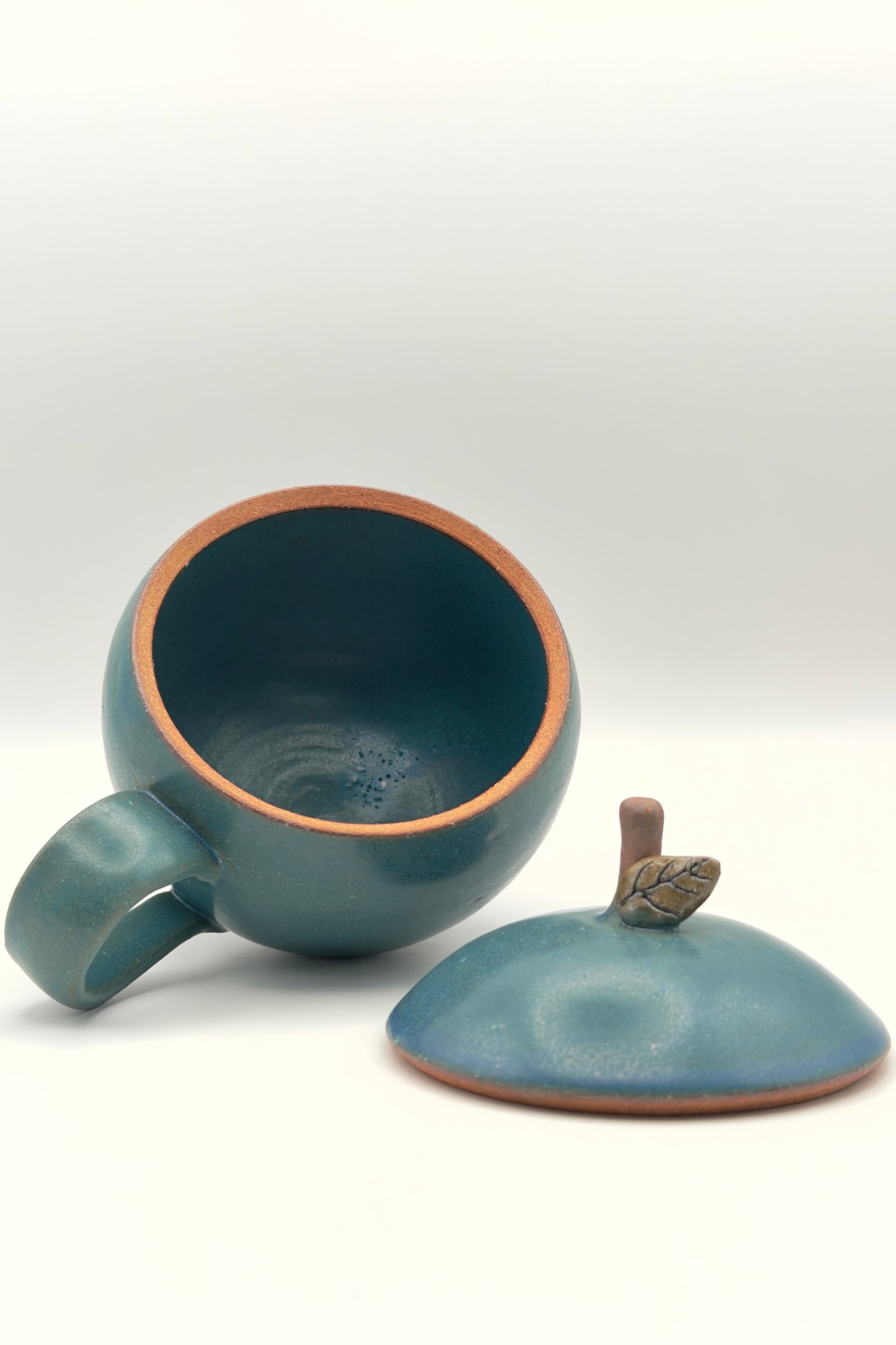 Yachimun Apple-Shaped Lidded Cup – Matte Teal Glaze by Masahito Date (011-JN)