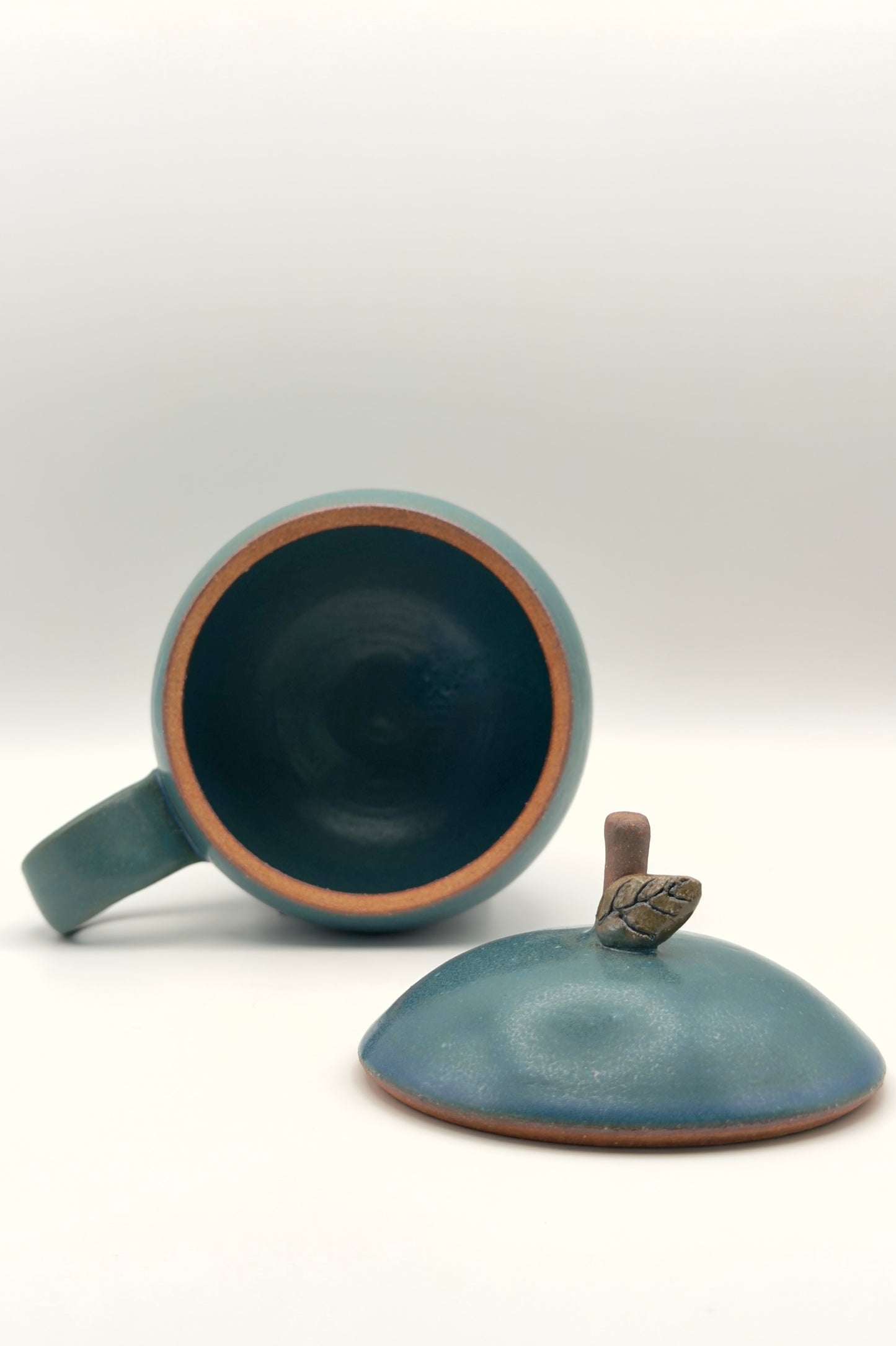Yachimun Apple-Shaped Lidded Cup – Matte Teal Glaze by Masahito Date (011-JN)