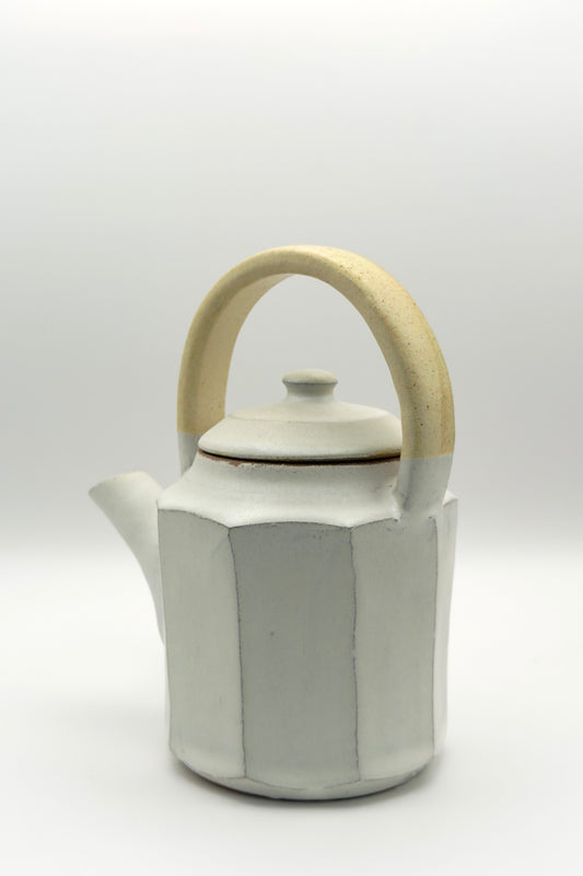 Yachimun Teapot – Faceted Matte White with Cream Clay Handle by Masahito Date (012-JN)
