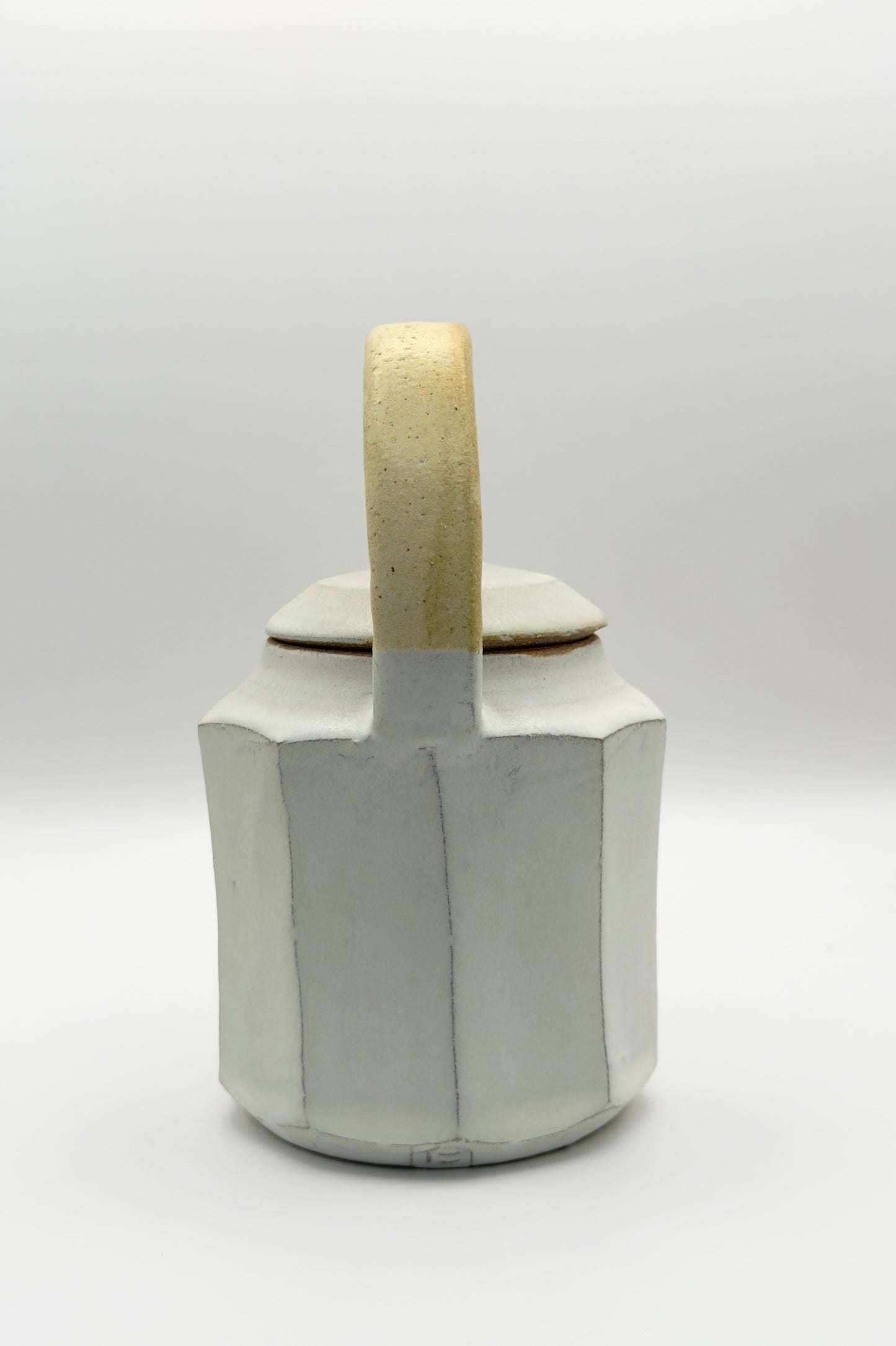 Yachimun Teapot – Faceted Matte White with Cream Clay Handle by Masahito Date (012-JN)
