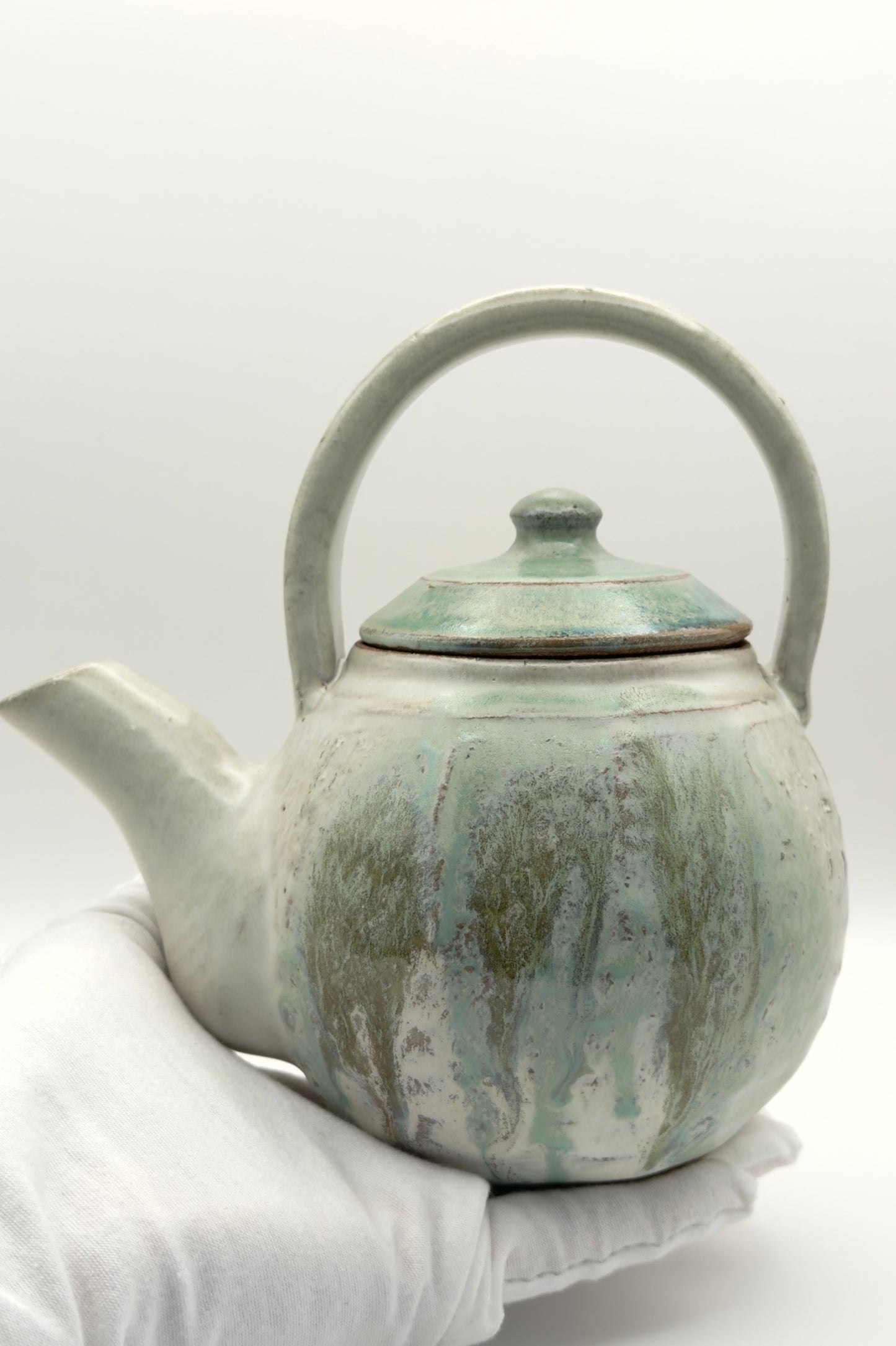 Yachimun Teapot (Chuukaa) – Stone-Glazed Gray & Teal with Moss-Green Lid by Masahito Date (013-JN)