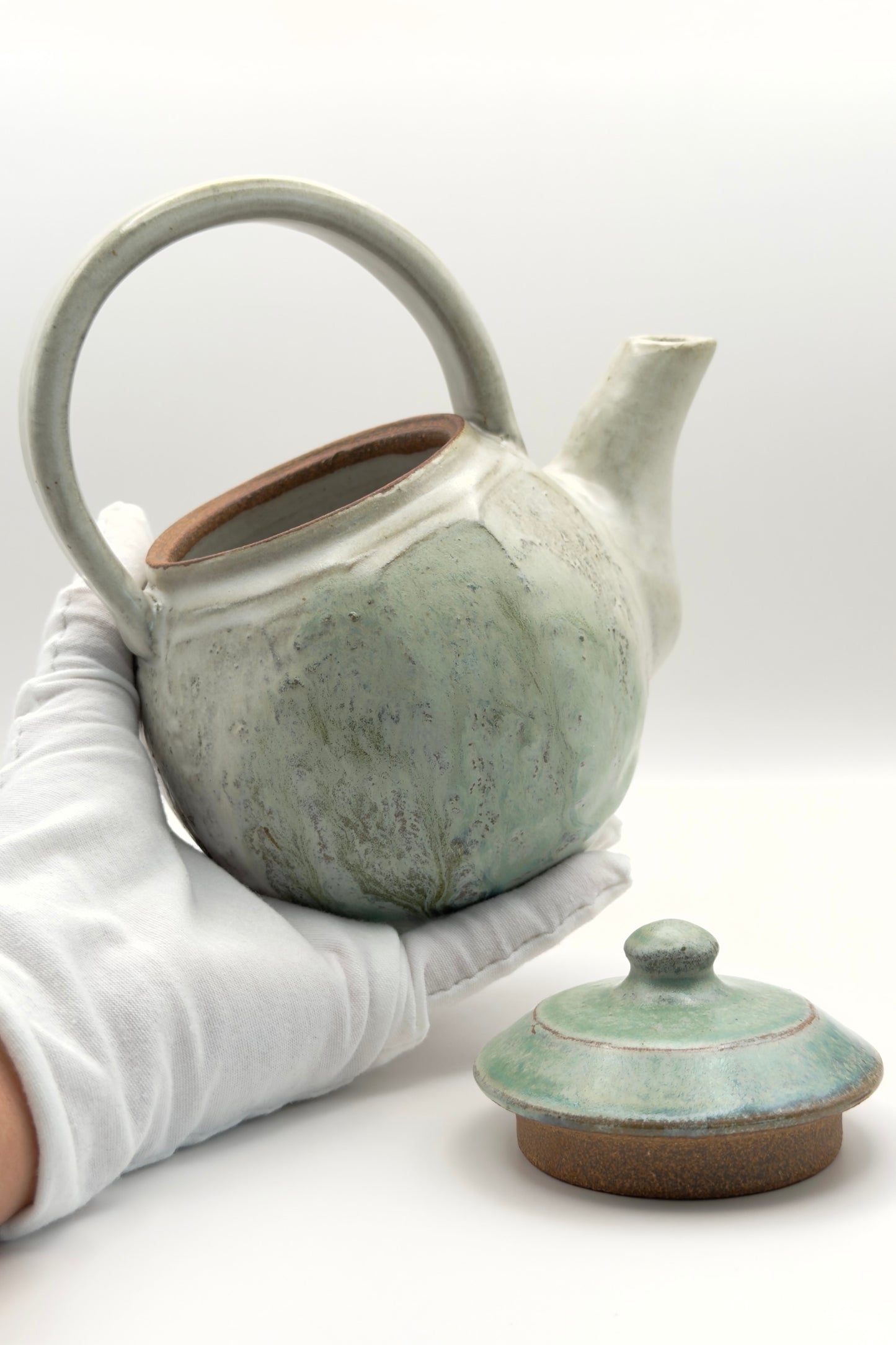Yachimun Teapot (Chuukaa) – Stone-Glazed Gray & Teal with Moss-Green Lid by Masahito Date (013-JN)