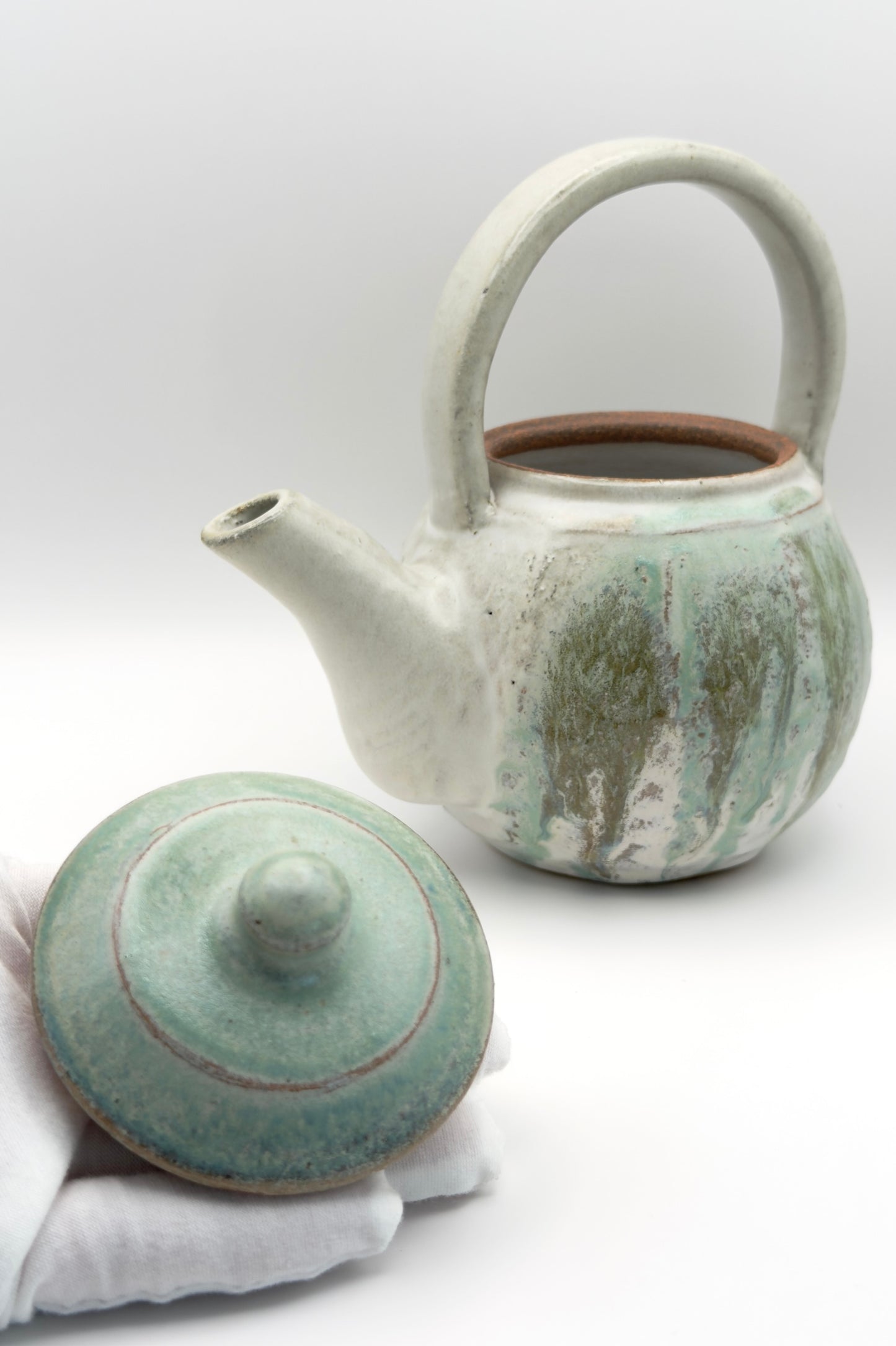 Yachimun Teapot (Chuukaa) – Stone-Glazed Gray & Teal with Moss-Green Lid by Masahito Date (013-JN)