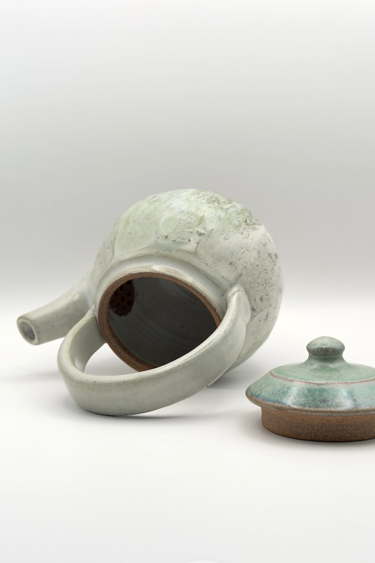 Yachimun Teapot (Chuukaa) – Stone-Glazed Gray & Teal with Moss-Green Lid by Masahito Date (013-JN)