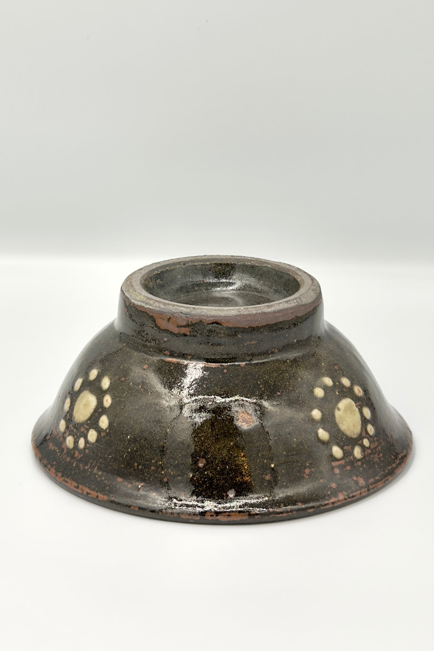 Yachimun 5-Sun Bowl – Itchin White Slip Karakusa by Teruya Kiln (018-TR)