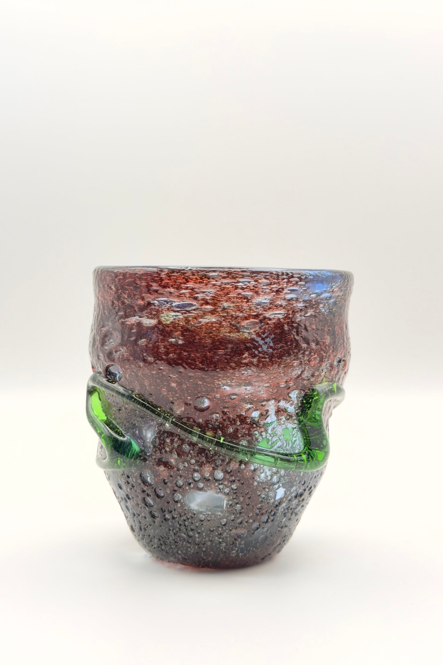 Ryukyu Glass Cup – Awa (Bubble Glass) in Deep Purple with Green Sea-Coil by Seiichirou Inamine (023-NJ)
