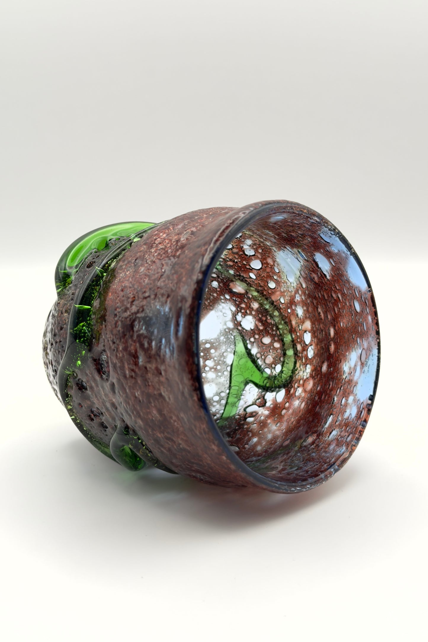 Ryukyu Glass Cup – Awa (Bubble Glass) in Deep Purple with Green Sea-Coil by Seiichirou Inamine (023-NJ)