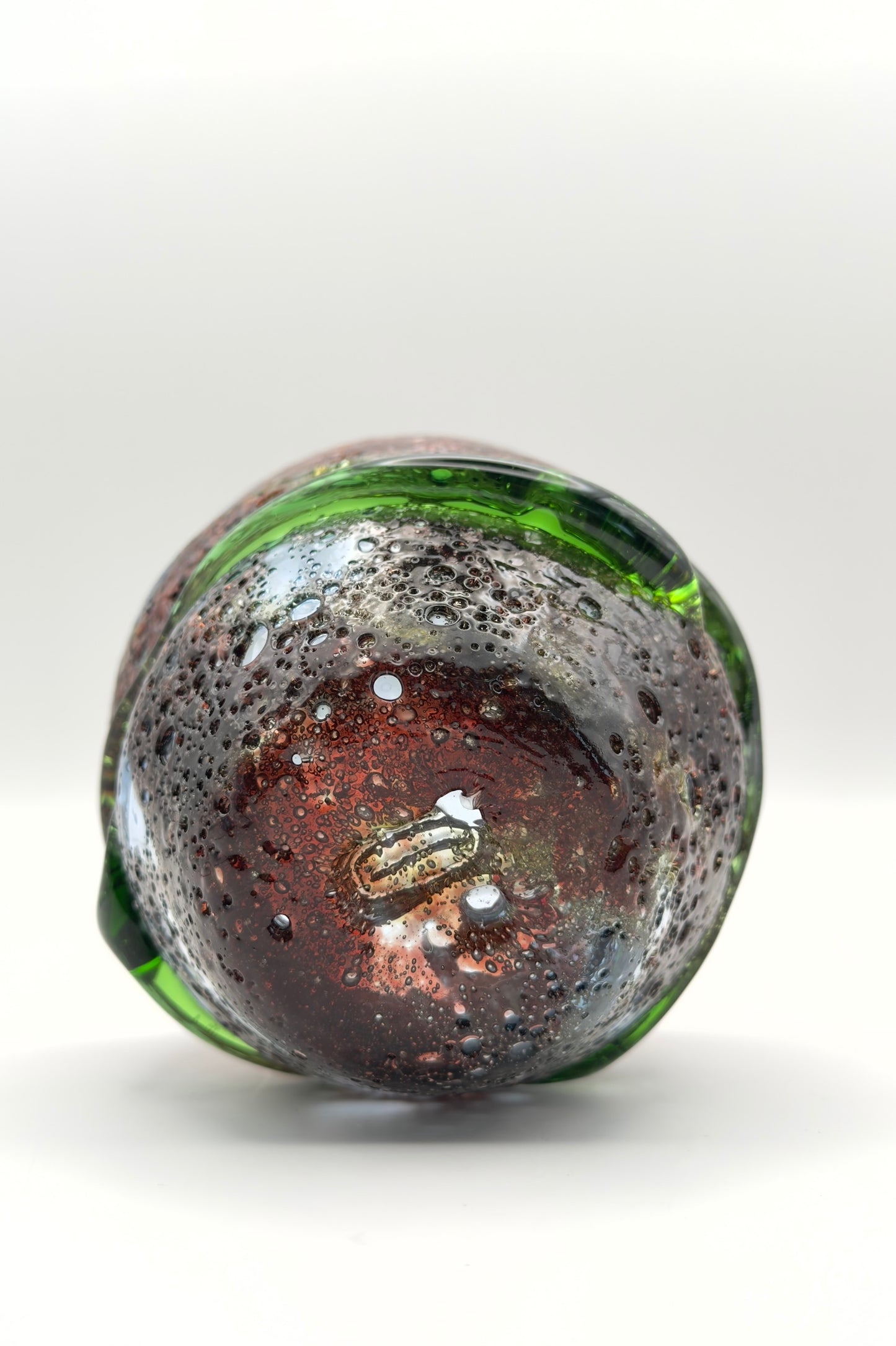 Ryukyu Glass Cup – Awa (Bubble Glass) in Deep Purple with Green Sea-Coil by Seiichirou Inamine (023-NJ)