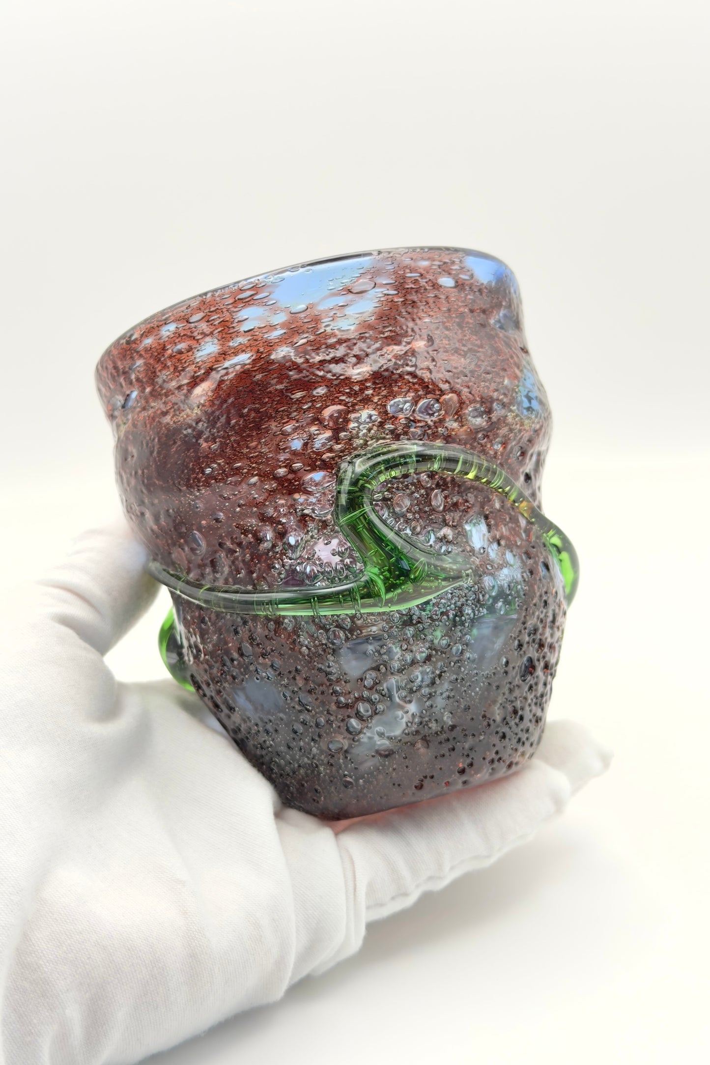 Ryukyu Glass Cup – Awa (Bubble Glass) in Deep Purple with Green Sea-Coil by Seiichirou Inamine (023-NJ)