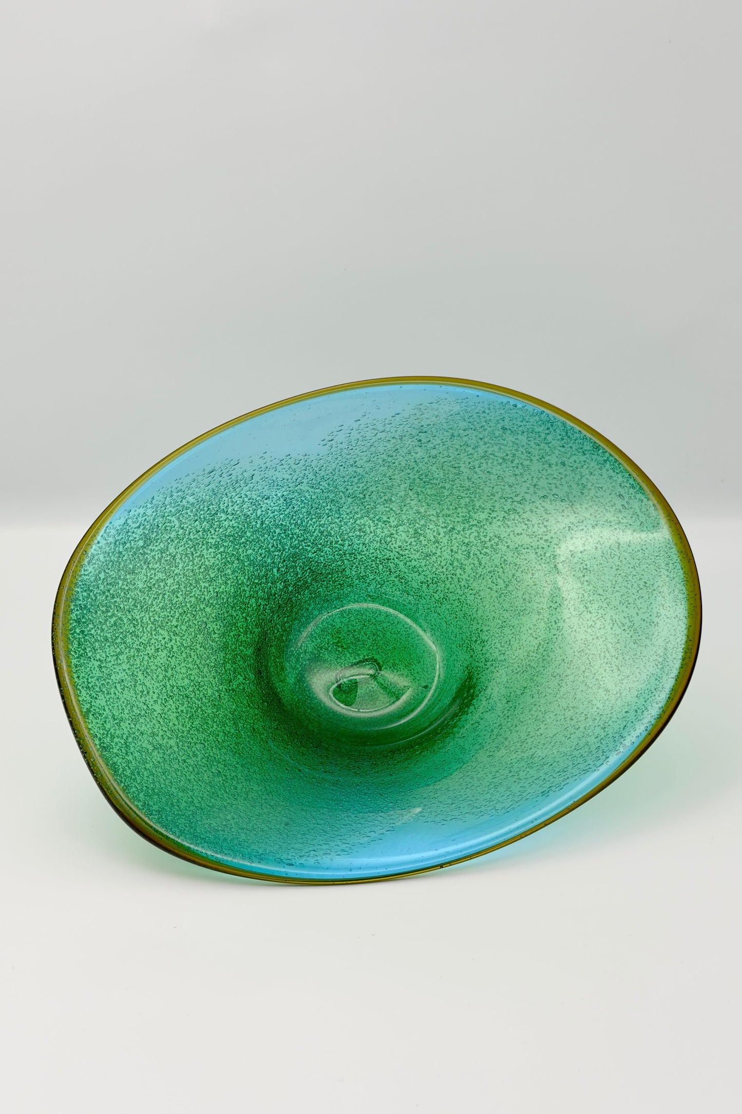 Ryukyu Glass Oval Bowl – Emerald Green with Awa (Bubble Glass) by Seiichirou Inamine (025-NJ)