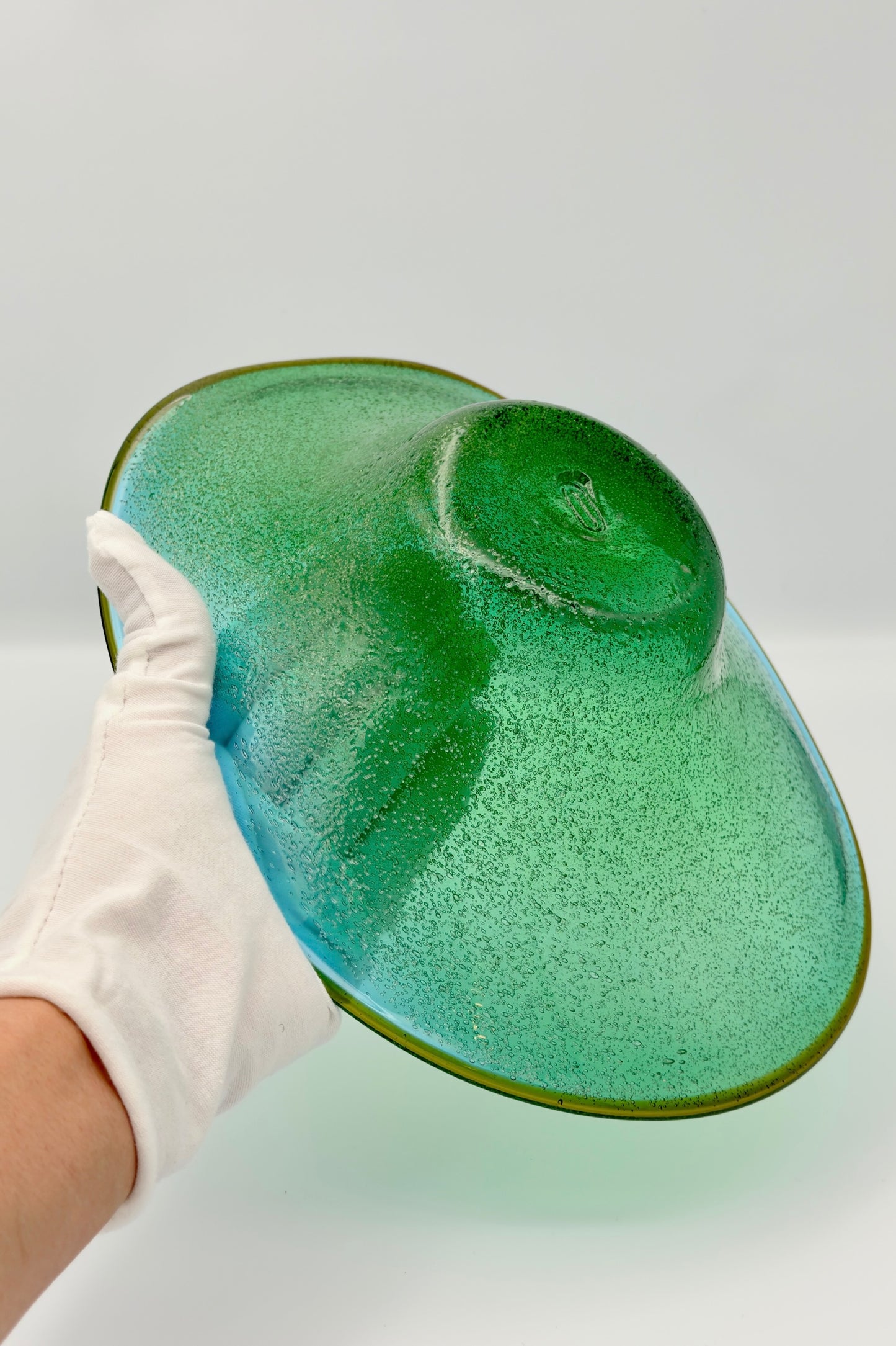 Ryukyu Glass Oval Bowl – Emerald Green with Awa (Bubble Glass) by Seiichirou Inamine (025-NJ)