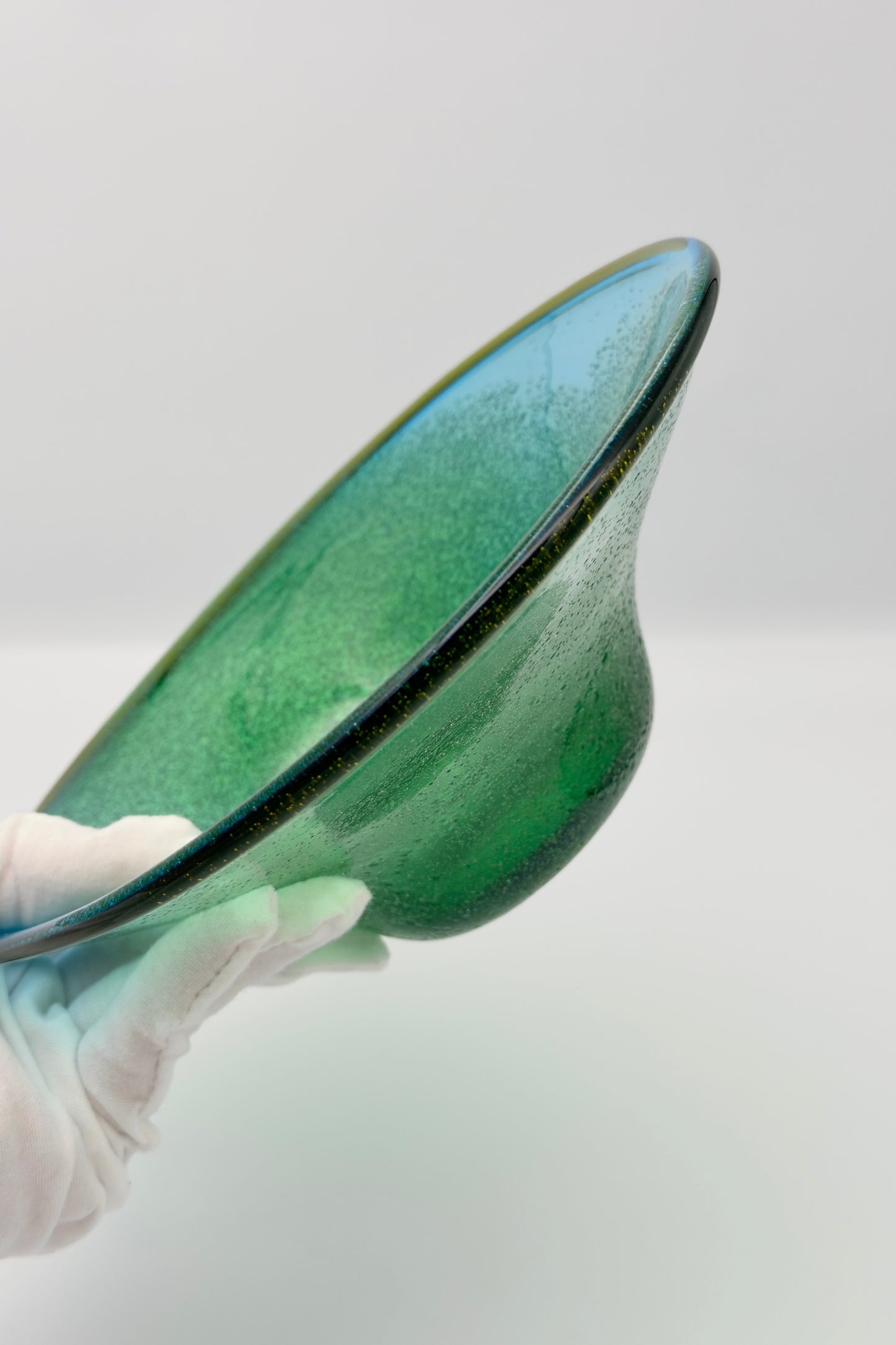 Ryukyu Glass Oval Bowl – Emerald Green with Awa (Bubble Glass) by Seiichirou Inamine (025-NJ)