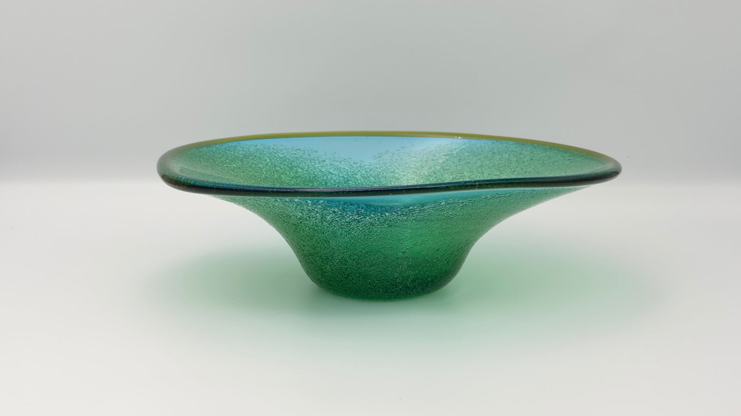 Ryukyu Glass Oval Bowl – Emerald Green with Awa (Bubble Glass) by Seiichirou Inamine (025-NJ)