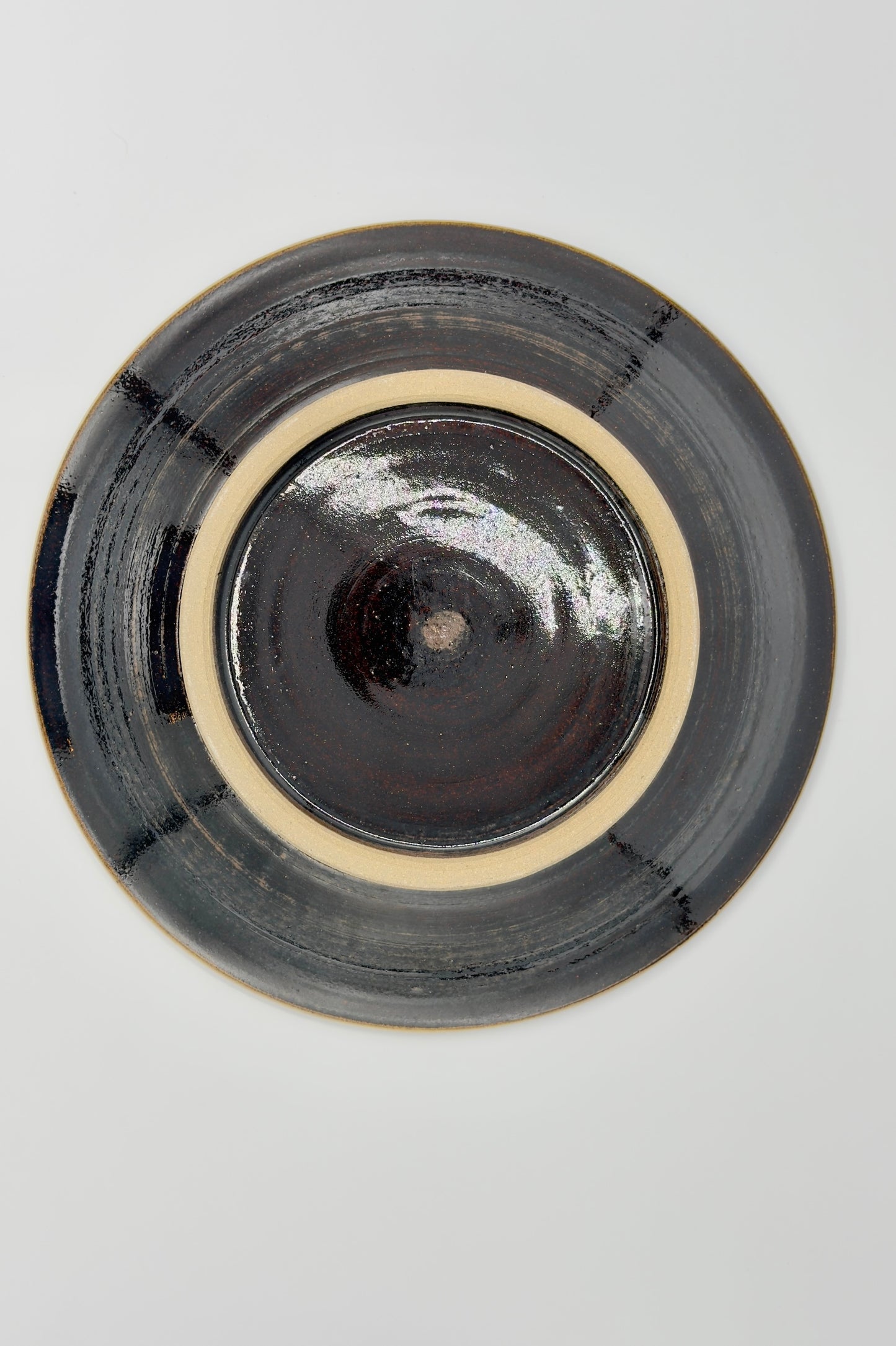 Yachimun Flare Bowl – Hand-Carved Karakusa Arabesque with Central Stage on Cream Clay by Ikutouen (026-IK)