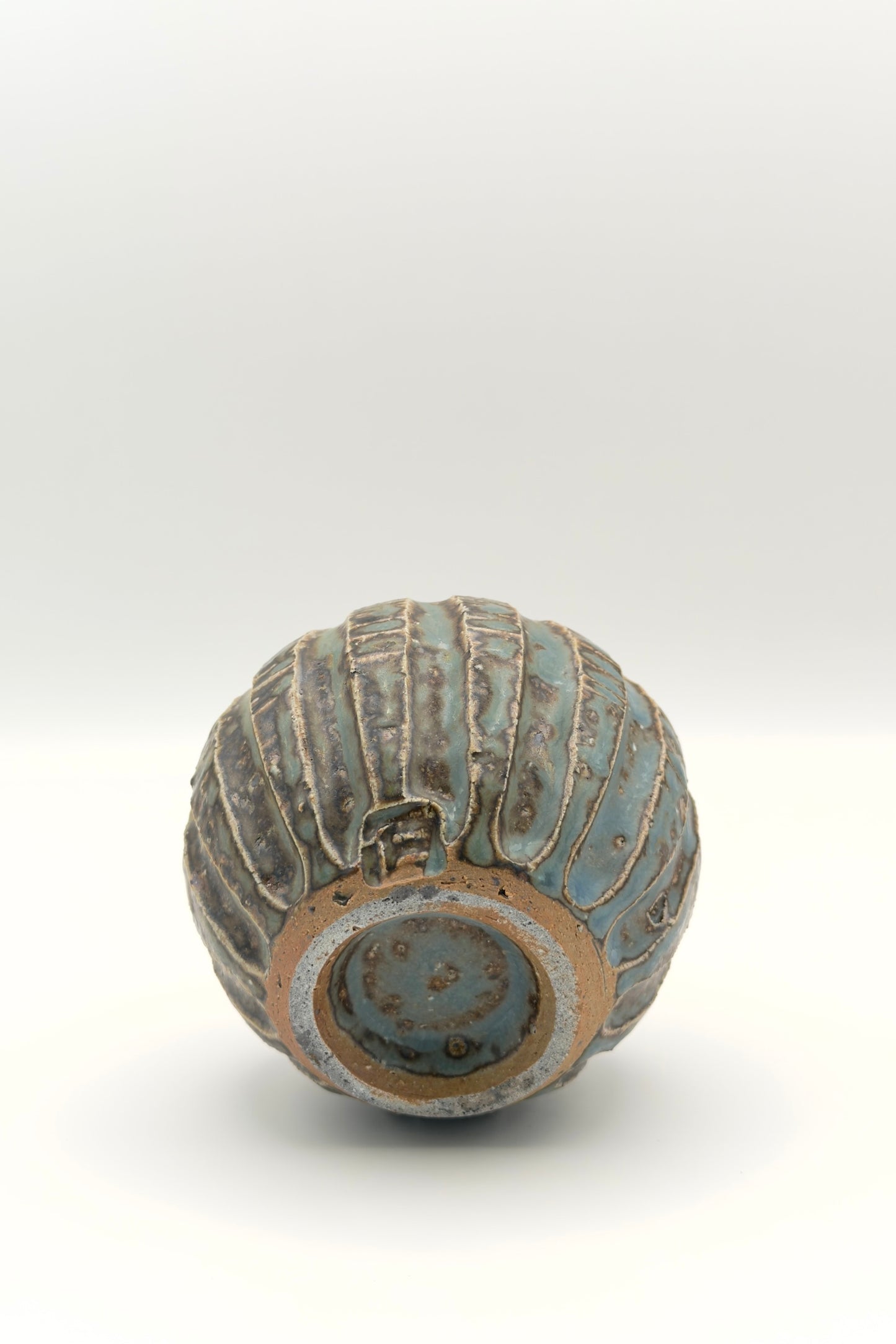 Yachimun Bud Vase – Carved Sphere in Dusty Blue by Masahito Date (005-JN)