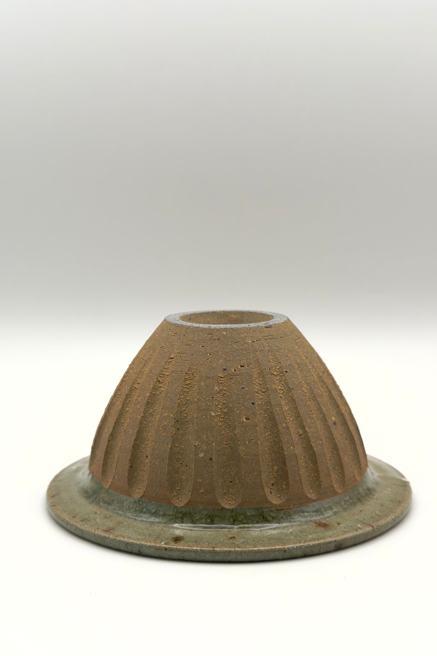 Yachimun Bowl – Shinogi Carved with Celadon Drip by Masahito Date (007-JN)