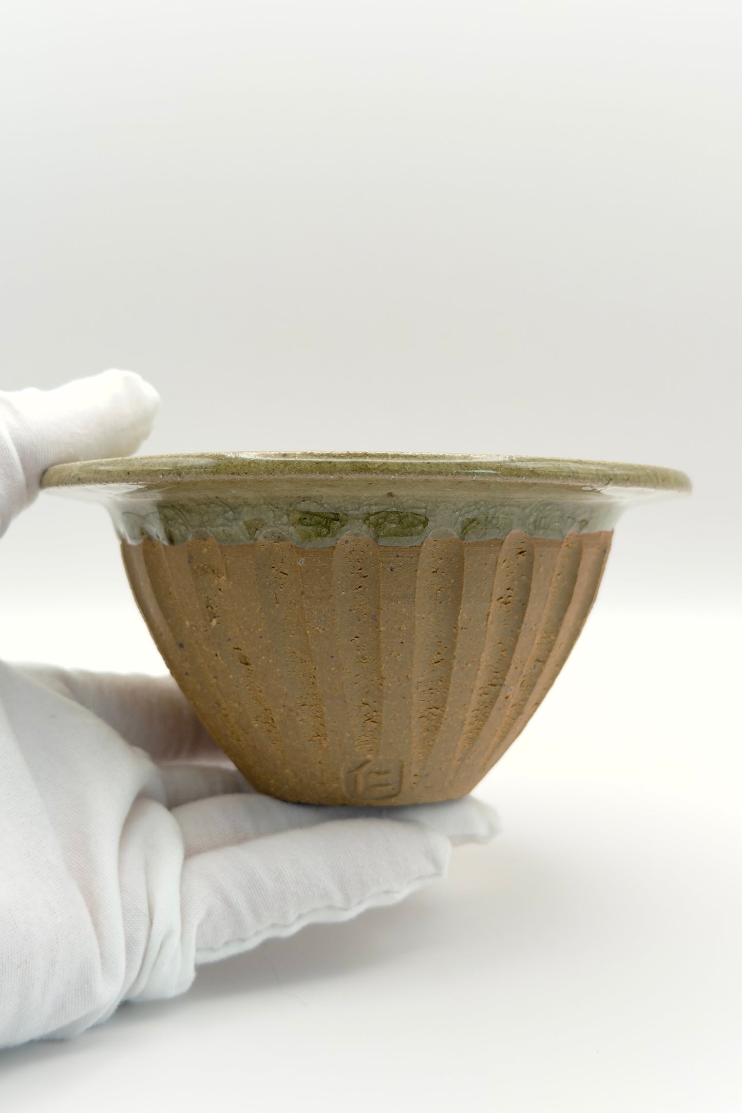Yachimun Bowl – Shinogi Carved with Celadon Drip by Masahito Date (007-JN)